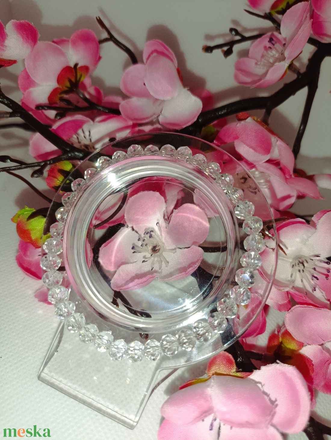 Tiszta elegancia 6 mm-es áttetsző üveggyöngy karkötő - ékszer - karkötő - gyöngyös karkötő - Meska.hu Tiszta elegancia 6 mm-es áttetsző üveggyöngy karkötő - ékszer - karkötő - gyöngyös karkötő - Meska.hu