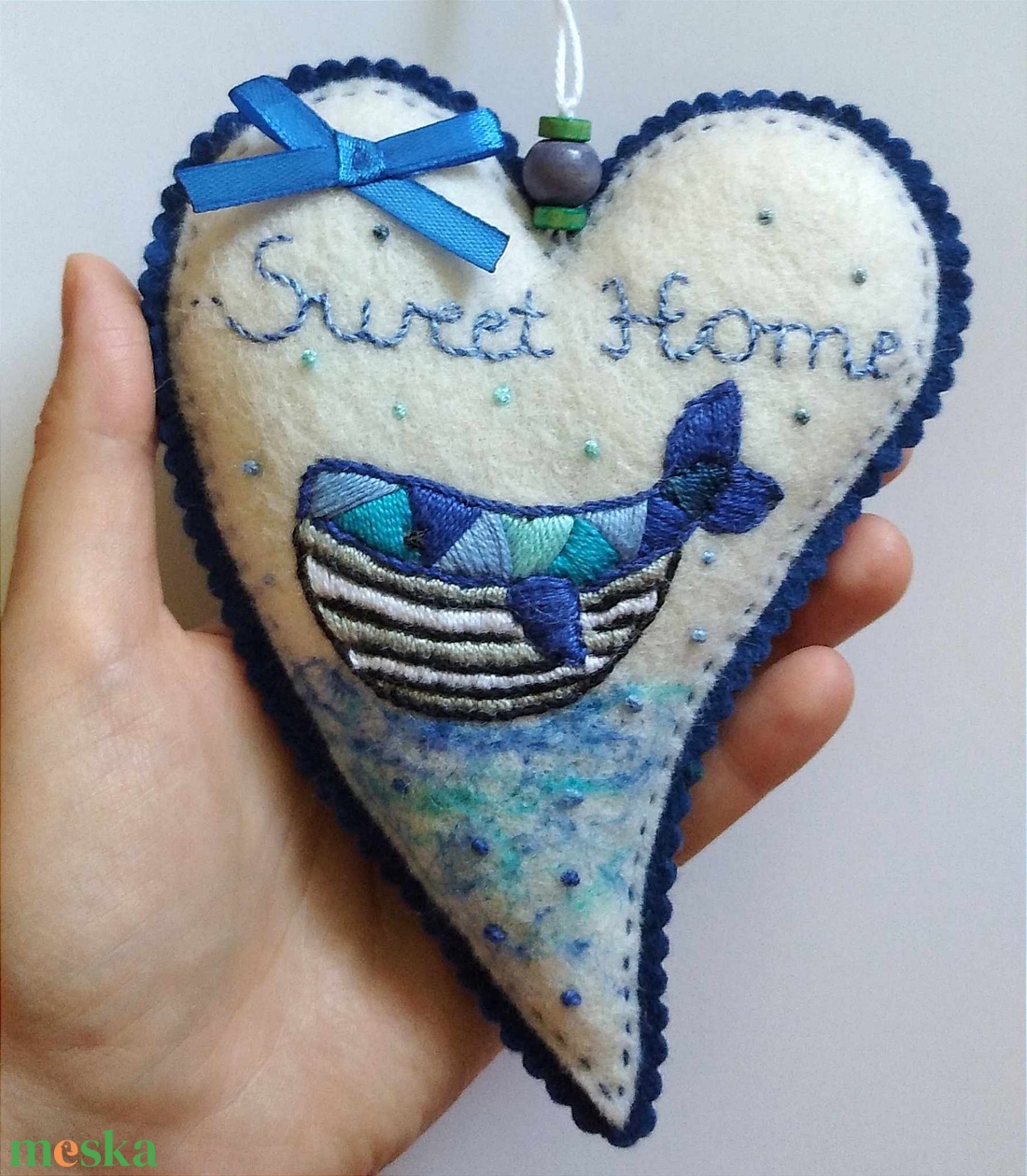 Sweet home hímzett filc szív bálna - otthon & életmód - dekoráció - fali és függő dekoráció - falra akasztható dekor - Meska.hu Sweet home hímzett filc szív bálna - otthon & életmód - dekoráció - fali és függő dekoráció - falra akasztható dekor - Meska.hu