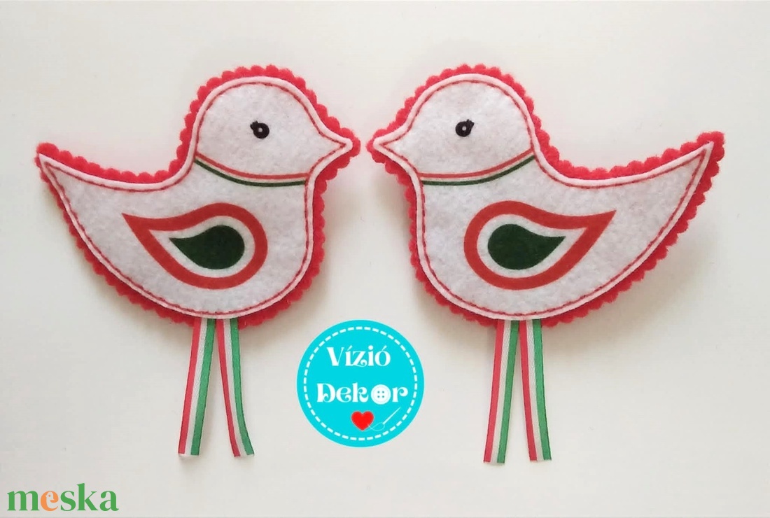 Páros madaras kokárdák (kitűző alappal a hátuljukon) - ékszer - kitűző és bross - kitűző - Meska.hu Páros madaras kokárdák (kitűző alappal a hátuljukon) - ékszer - kitűző és bross - kitűző - Meska.hu