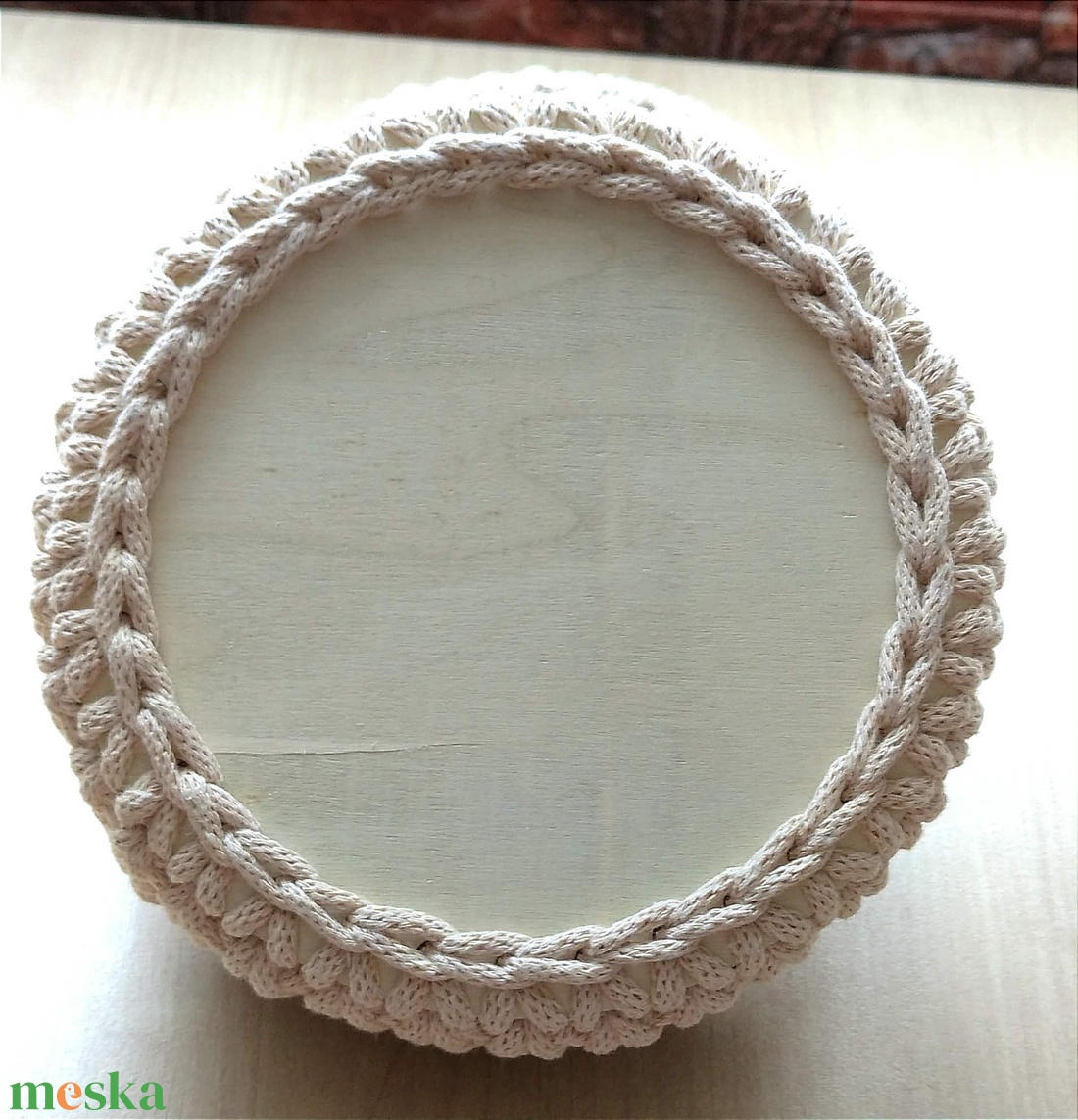 Tulipános horgolt tároló kedvezményes áron! - otthon & életmód - dekoráció - asztal és polc dekoráció - dekorációs tál, tartó - Meska.hu