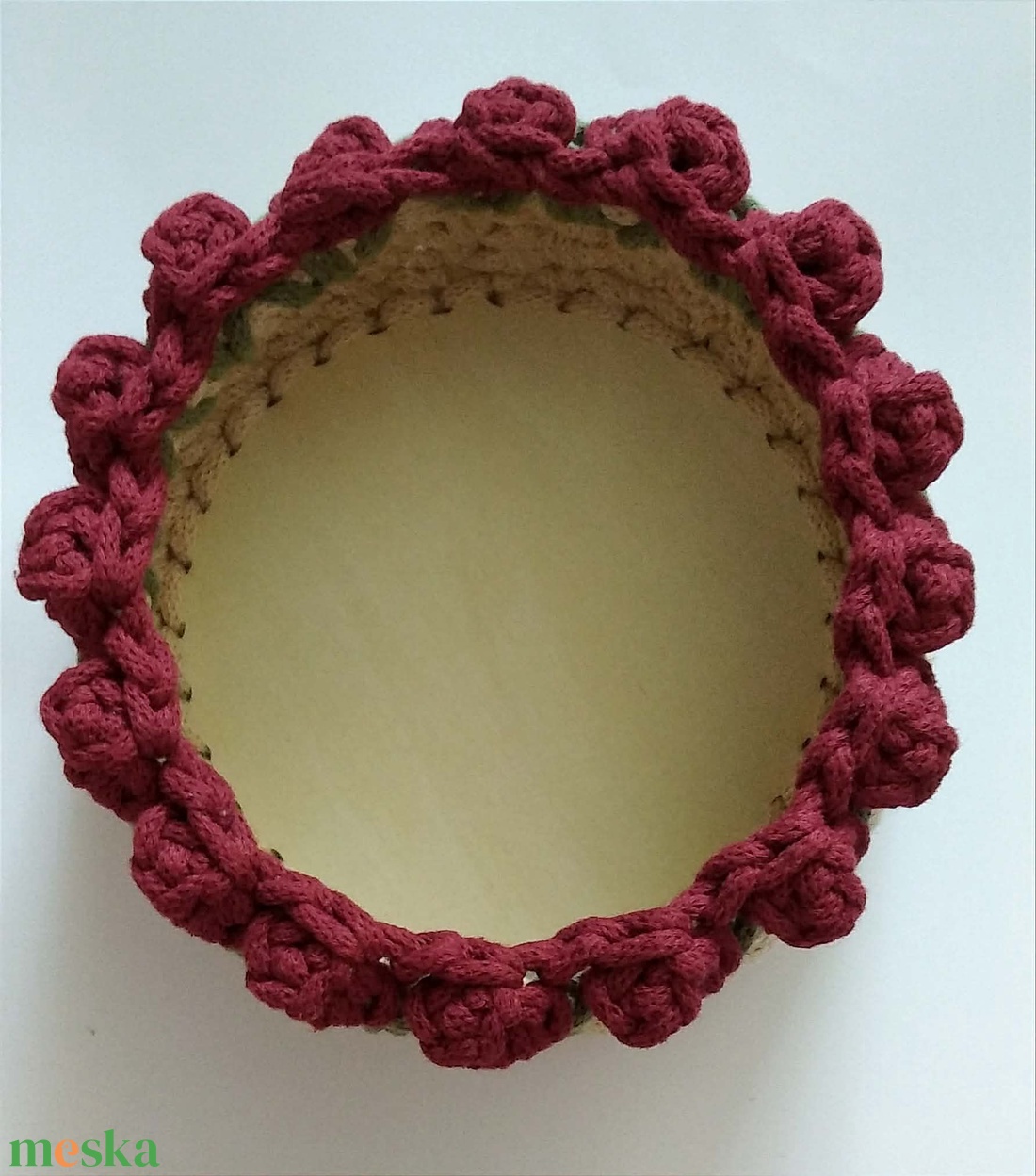 Tulipános horgolt tároló kedvezményes áron! - otthon & életmód - dekoráció - asztal és polc dekoráció - dekorációs tál, tartó - Meska.hu