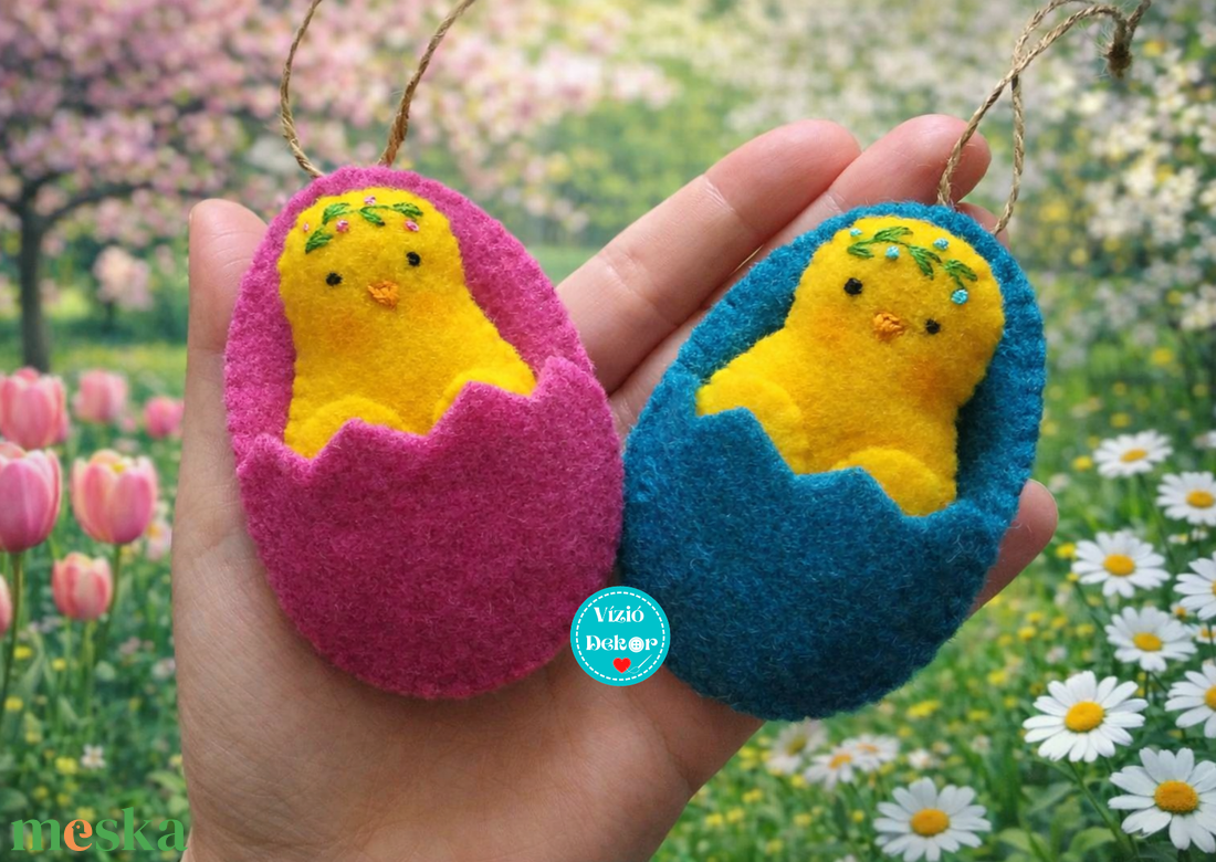 Filc csibe tojásban  (a türkizkék tojásos) - ünnepi díszek, dekorációk - húsvéti díszek és dekorációk - húsvéti tojás, hímestojás - Meska.hu