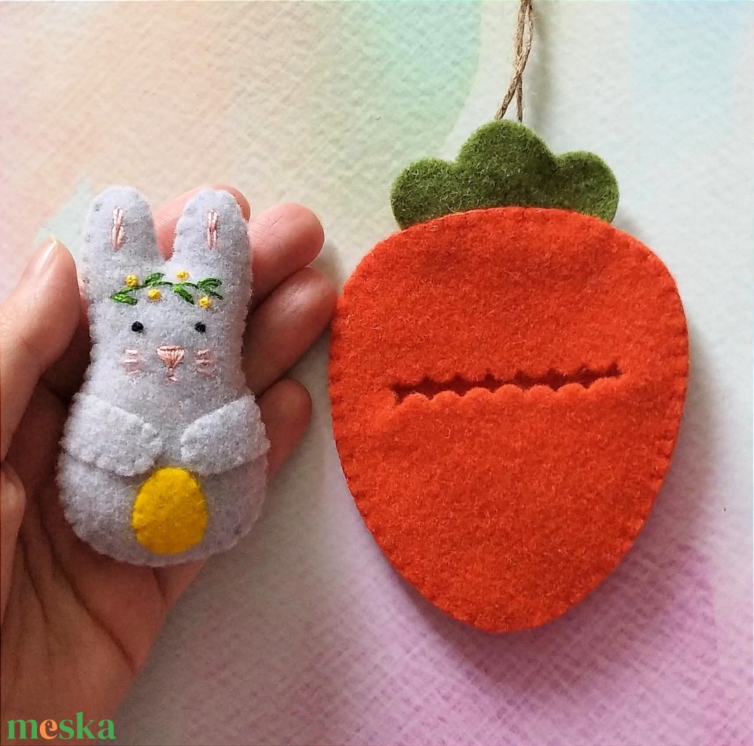 Filc nyuszi répával - ünnepi díszek, dekorációk - húsvéti díszek és dekorációk - húsvéti tojásfadíszek - Meska.hu