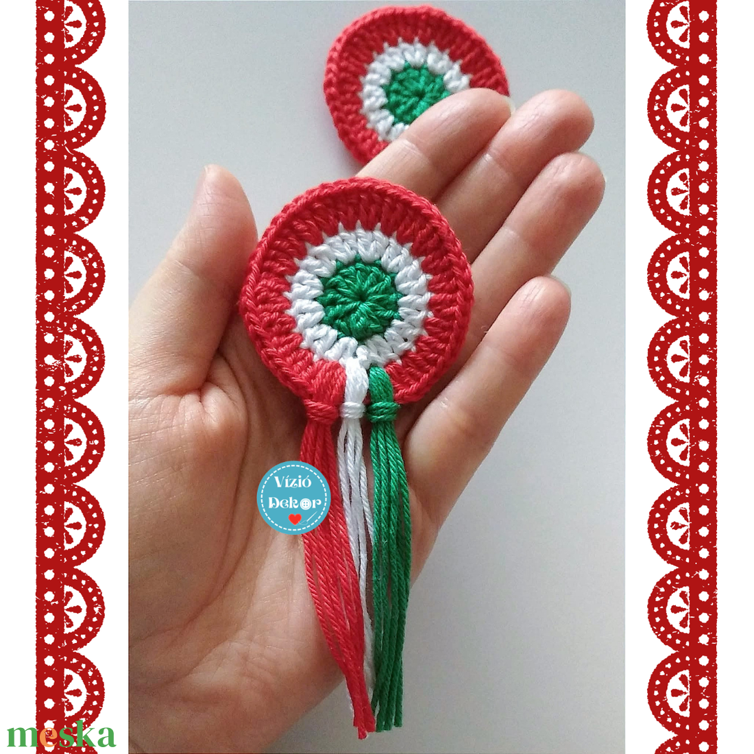 Kokárda horgolt (kitűző alappal a hátulján) - ékszer - kitűző és bross - Meska.hu