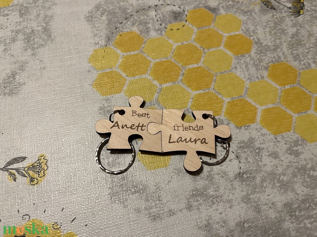 Puzzle Kulcstartó Barátoknak - Egyedi Gravírozott Fa Kulcstartó Szett - Páros Kulcstartó - táska & tok - kulcstartó & táskadísz - kulcstartó - Meska.hu Puzzle Kulcstartó Barátoknak - Egyedi Gravírozott Fa Kulcstartó Szett - Páros Kulcstartó - táska & tok - kulcstartó & táskadísz - kulcstartó - Meska.hu