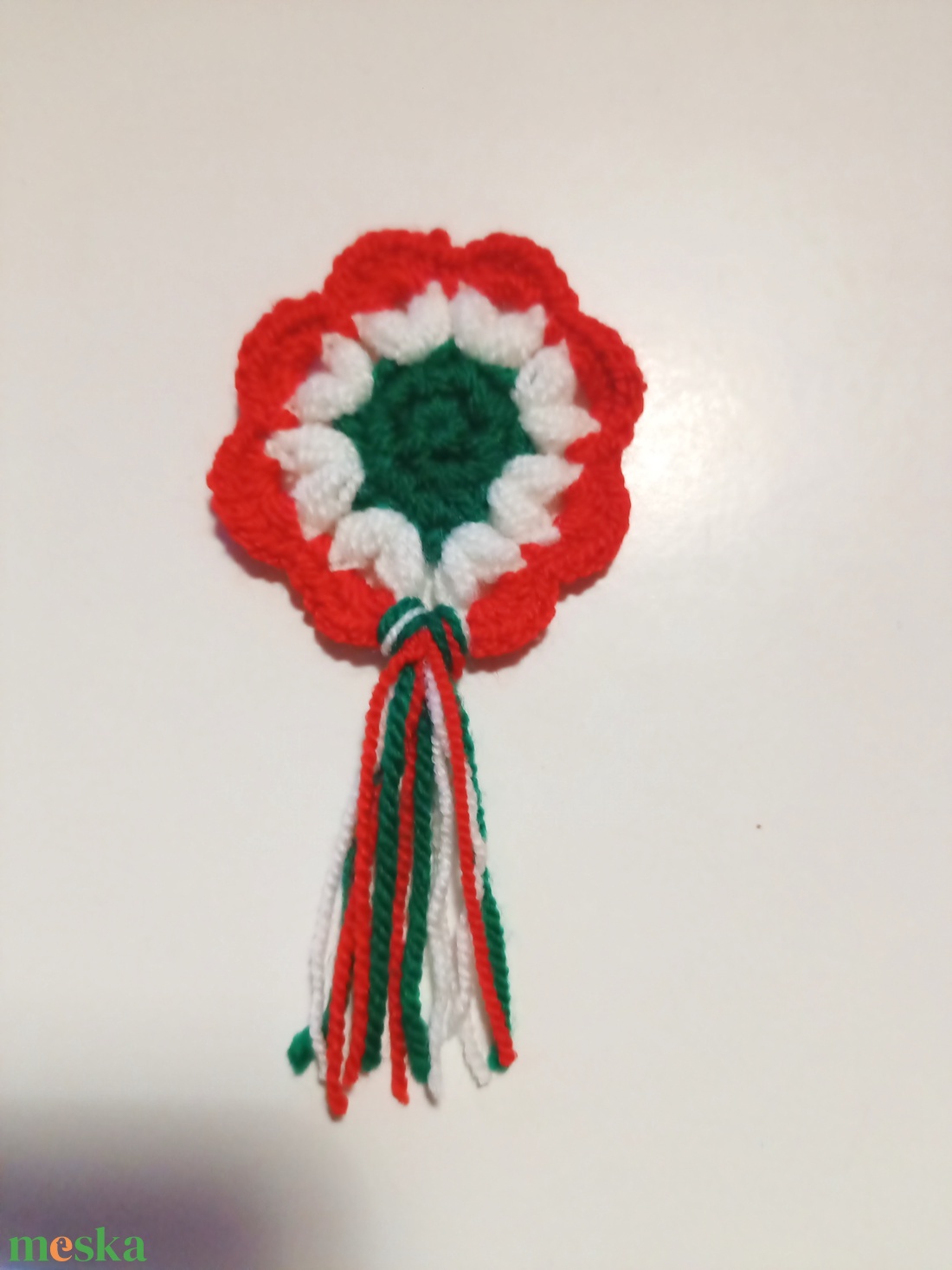 Horgolt kokárda - ékszer - kitűző és bross - Meska.hu