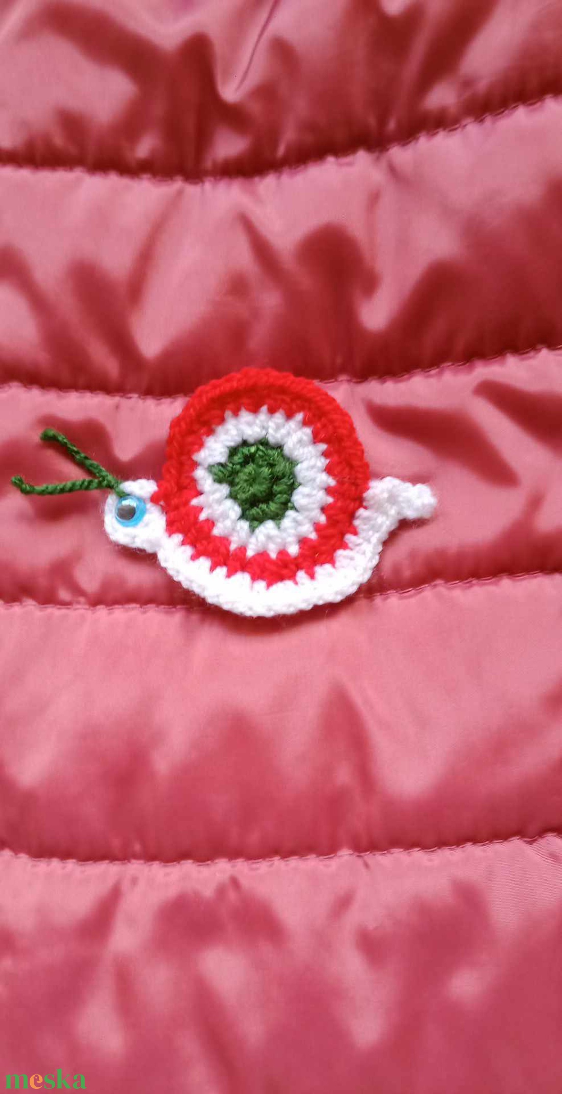 Horgolt kokárda gyereknek - ékszer - kitűző és bross - Meska.hu
