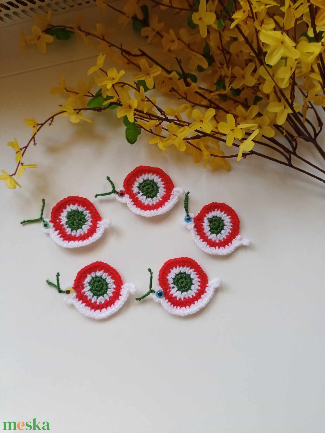 Horgolt kokárda gyereknek - ékszer - kitűző és bross - Meska.hu