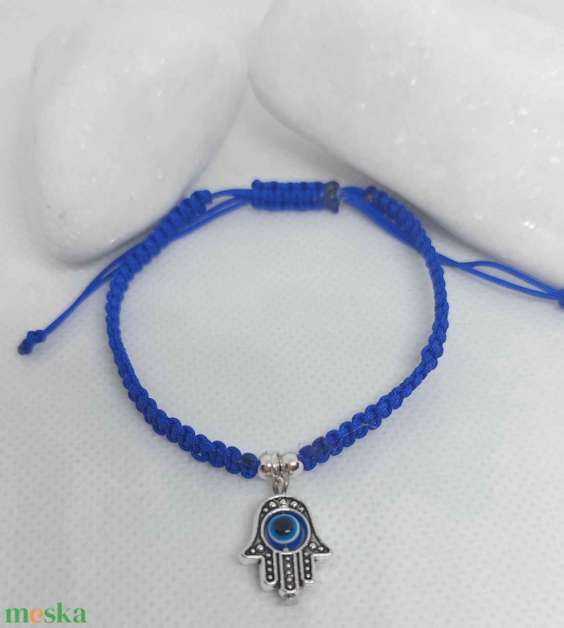 Védelmező, vigyázó Hamsa kéz medállal fonalkarkötő - ékszer - karkötő - fonott karkötő - Meska.hu Védelmező, vigyázó Hamsa kéz medállal fonalkarkötő - ékszer - karkötő - fonott karkötő - Meska.hu