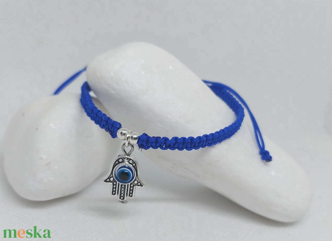 Védelmező, vigyázó Hamsa kéz medállal fonalkarkötő - ékszer - karkötő - fonott karkötő - Meska.hu Védelmező, vigyázó Hamsa kéz medállal fonalkarkötő - ékszer - karkötő - fonott karkötő - Meska.hu