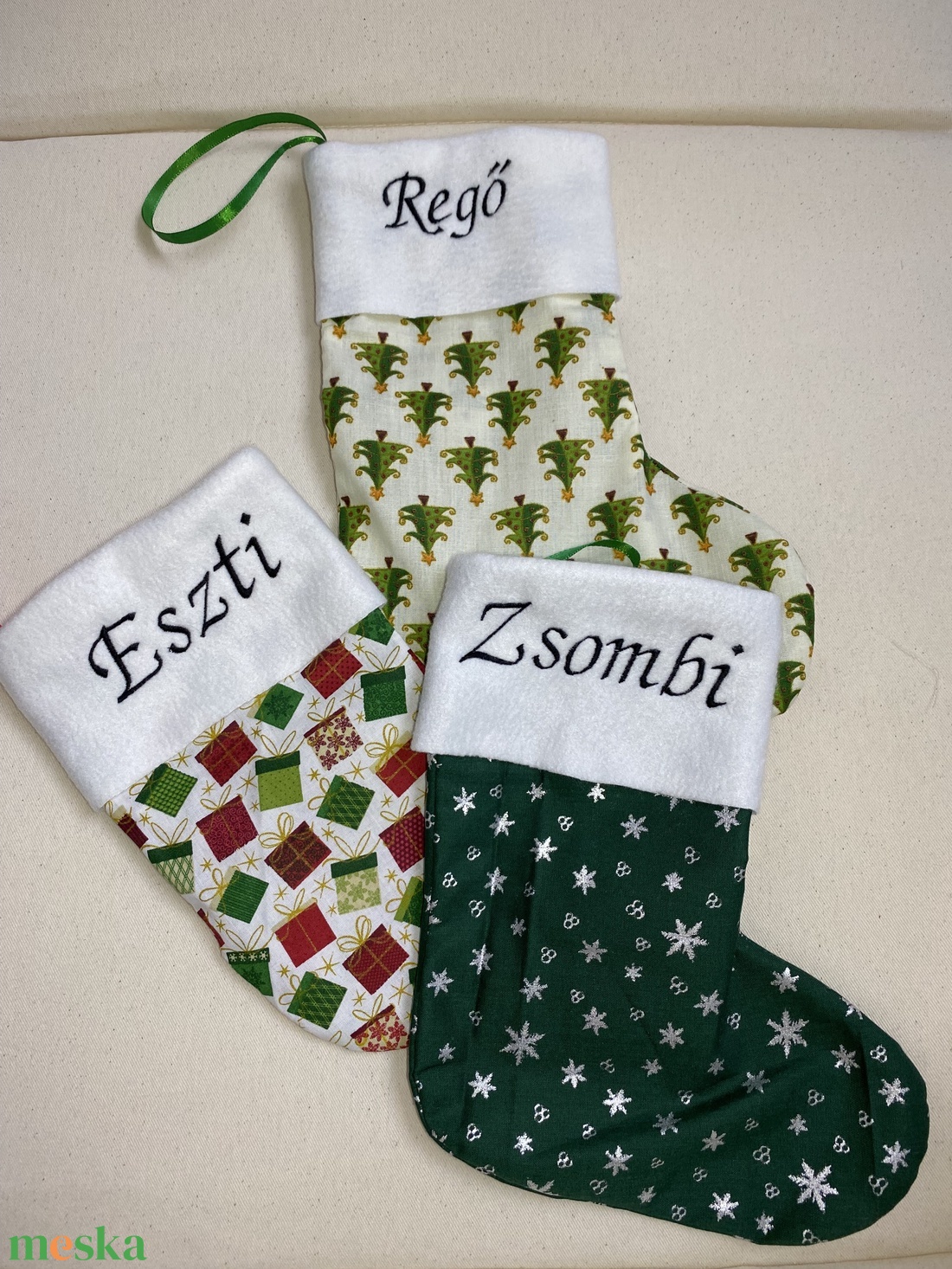 Egyedi névvel ellátott hímzett mikulás csizma - karácsony - mikulás - mikulás zsák, zokni, csizma - Meska.hu