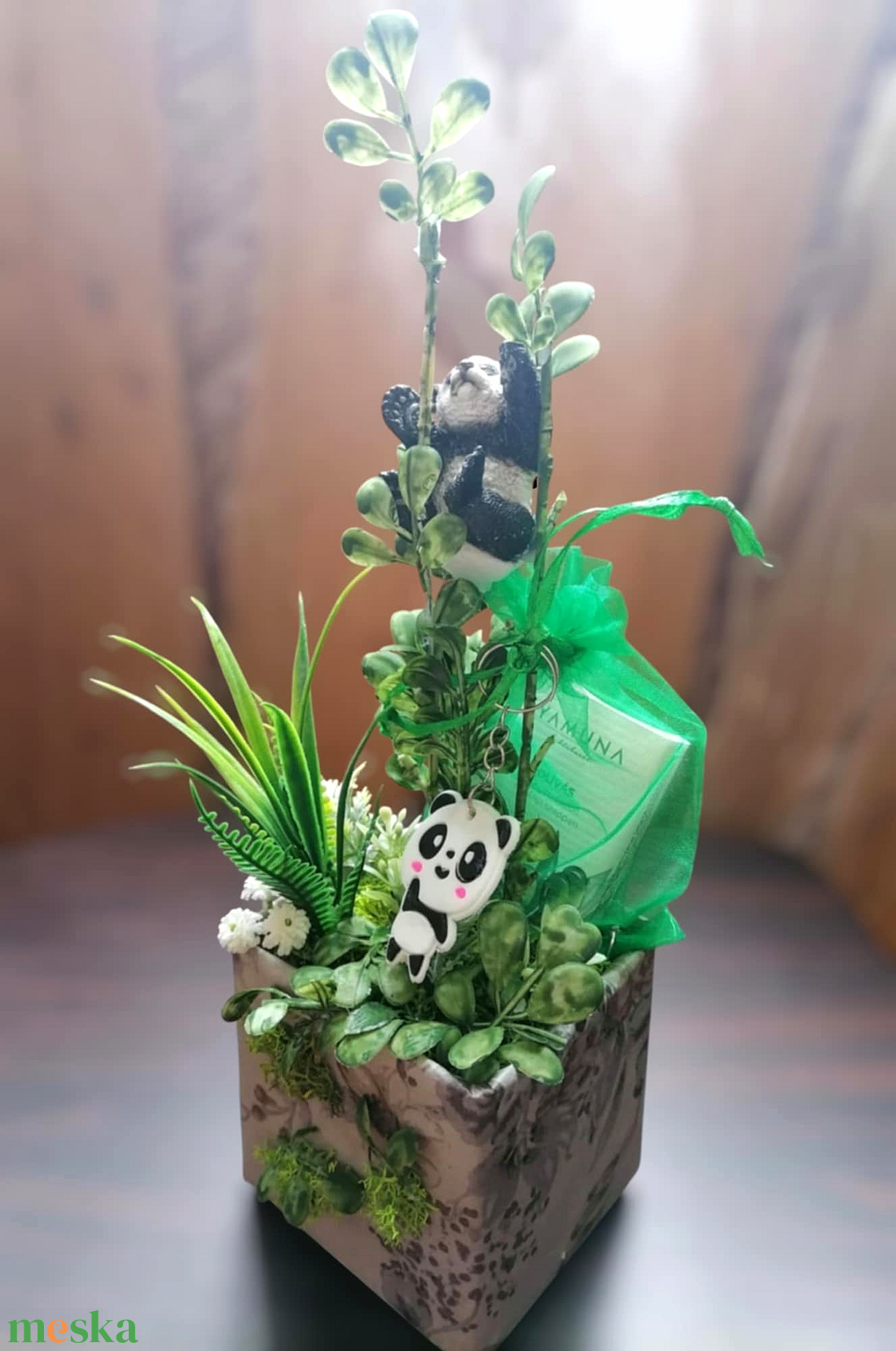 Pandás asztaldísz-és ajándék box - otthon & életmód - dekoráció - asztal és polc dekoráció - asztaldísz - Meska.hu Pandás asztaldísz-és ajándék box - otthon & életmód - dekoráció - asztal és polc dekoráció - asztaldísz - Meska.hu