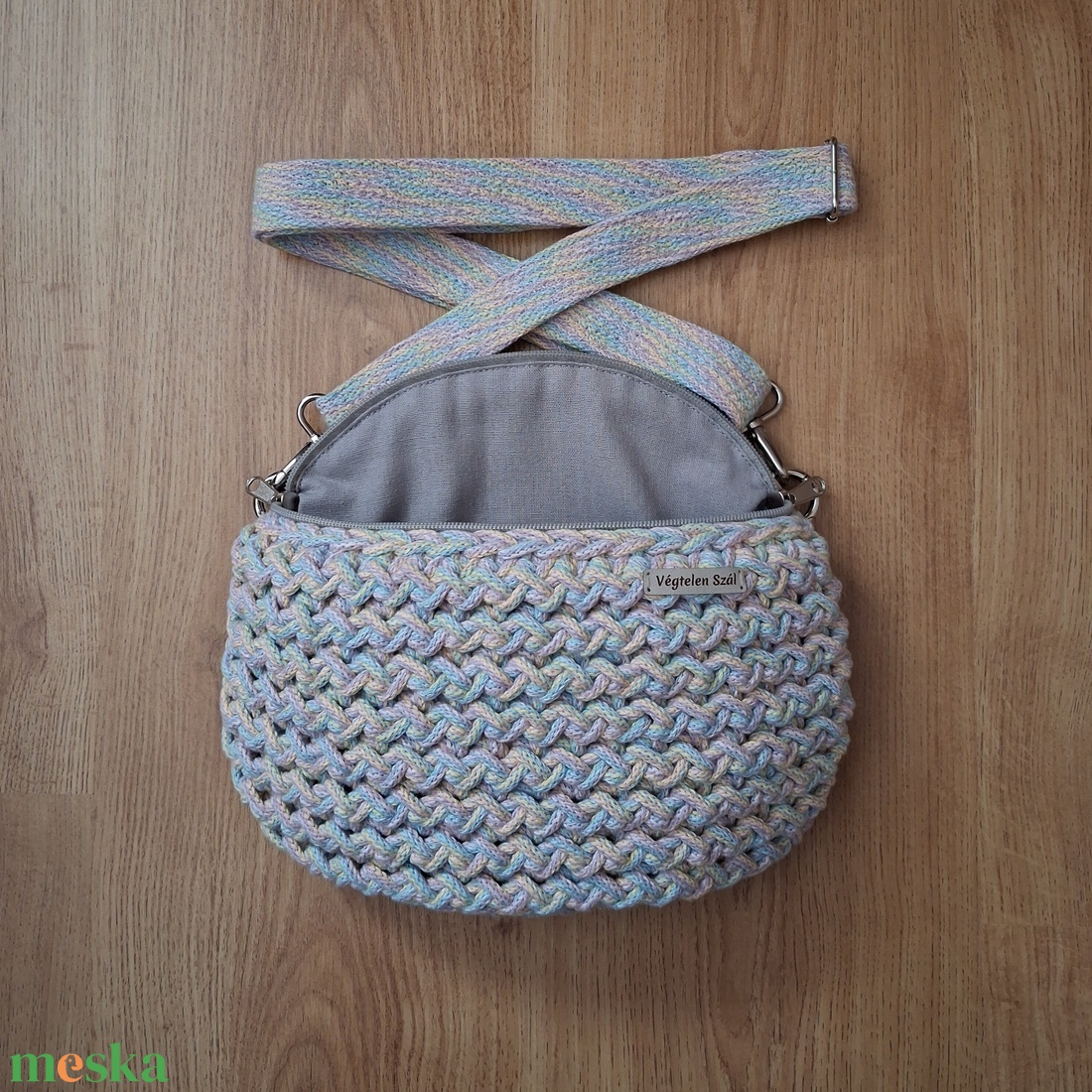 Horgolt övtáska - táska & tok - kézitáska & válltáska - vállon átvethető táska - Meska.hu Horgolt övtáska - táska & tok - kézitáska & válltáska - vállon átvethető táska - Meska.hu
