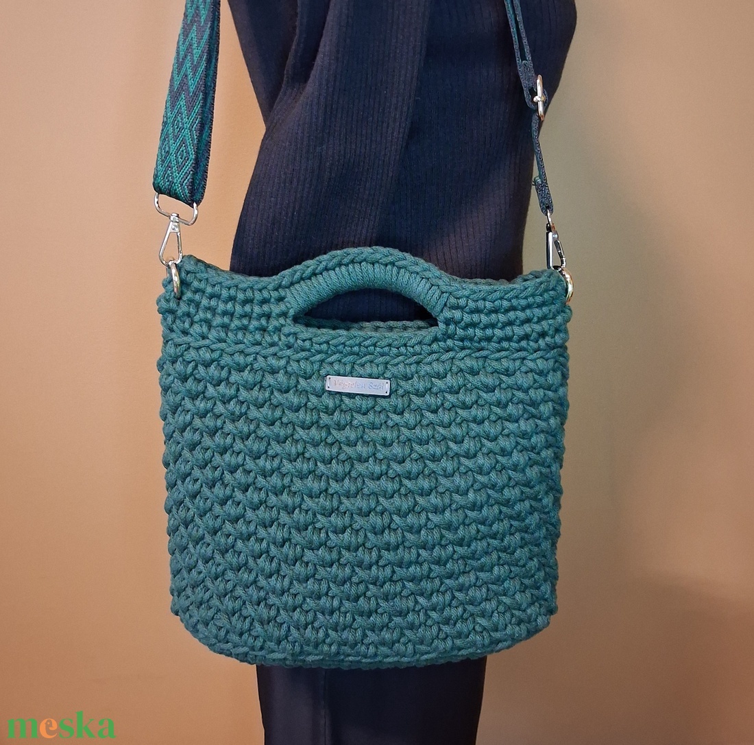 Horgolt táska - táska & tok - kézitáska & válltáska - vállon átvethető táska - Meska.hu