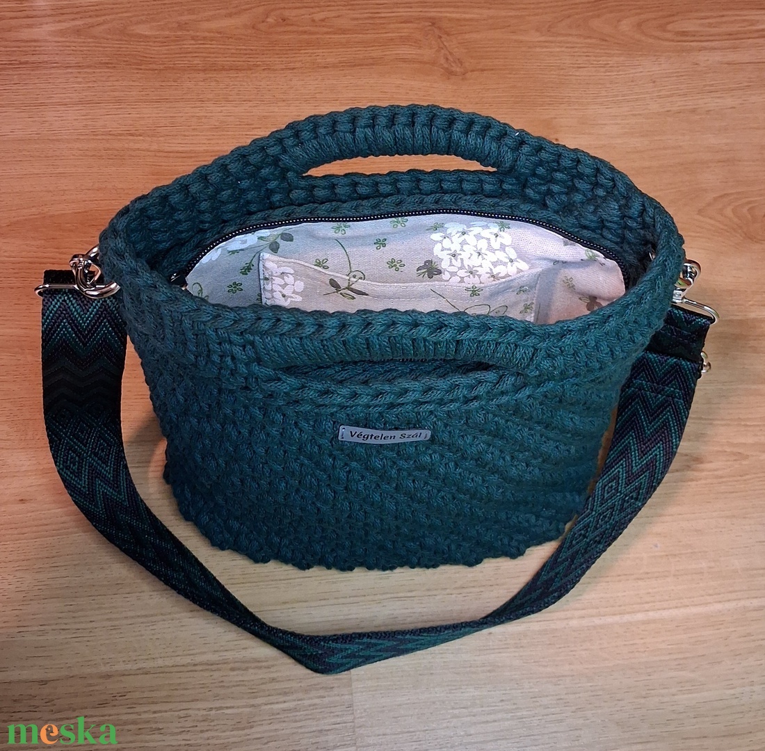 Horgolt táska - táska & tok - kézitáska & válltáska - vállon átvethető táska - Meska.hu