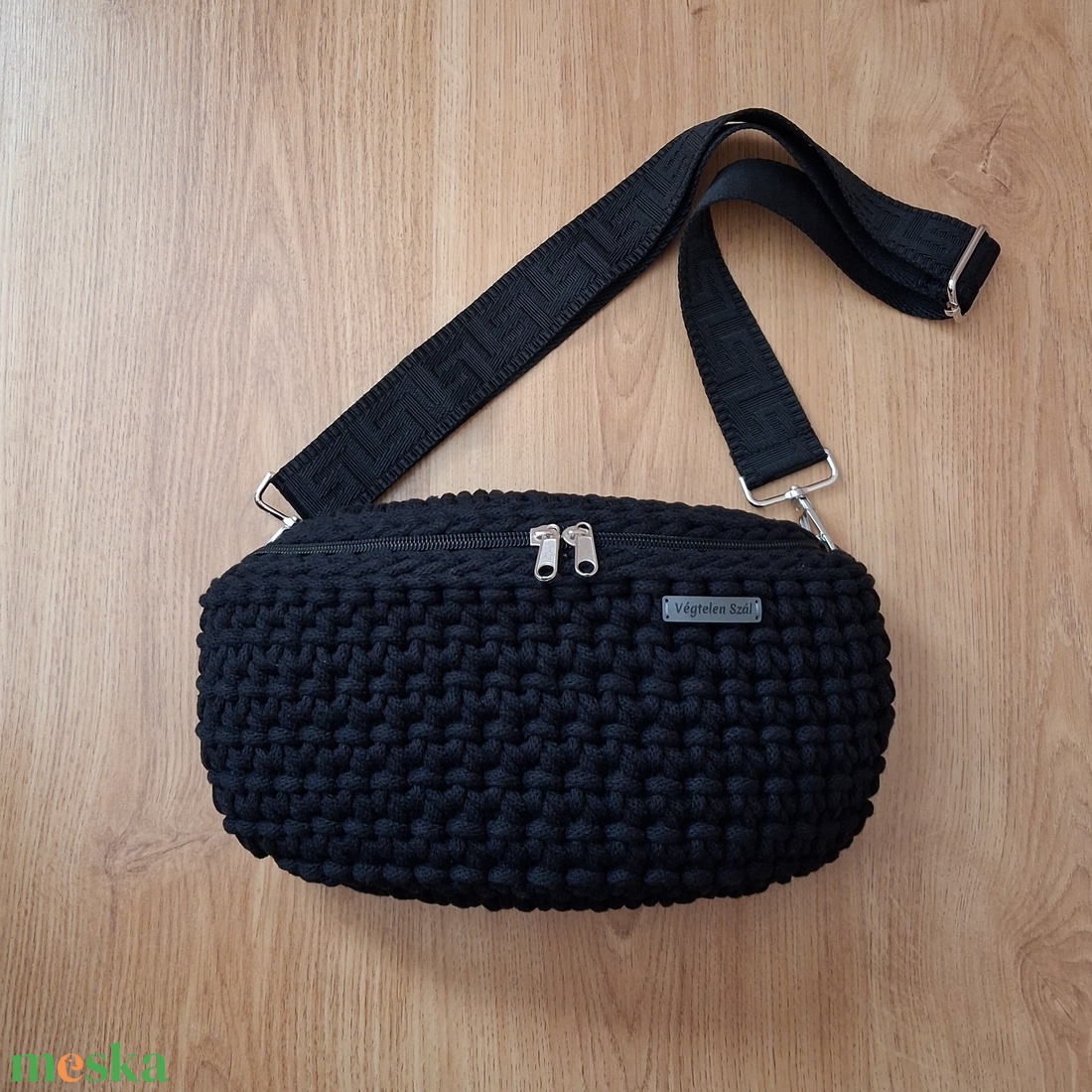 Horgolt övtáska - táska & tok - kézitáska & válltáska - vállon átvethető táska - Meska.hu