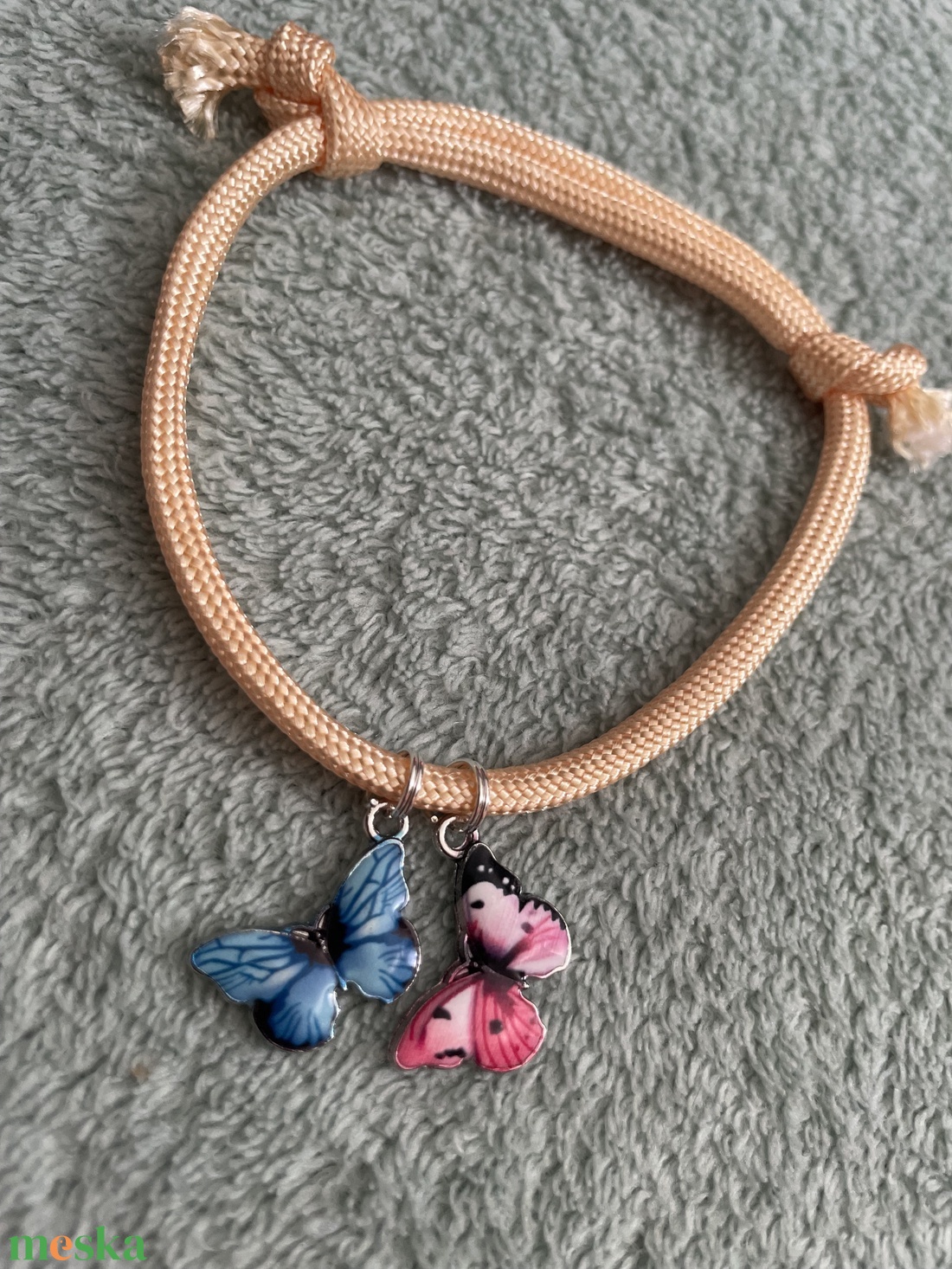 Pillangók karkötő - ékszer - karkötő - charm karkötő - Meska.hu