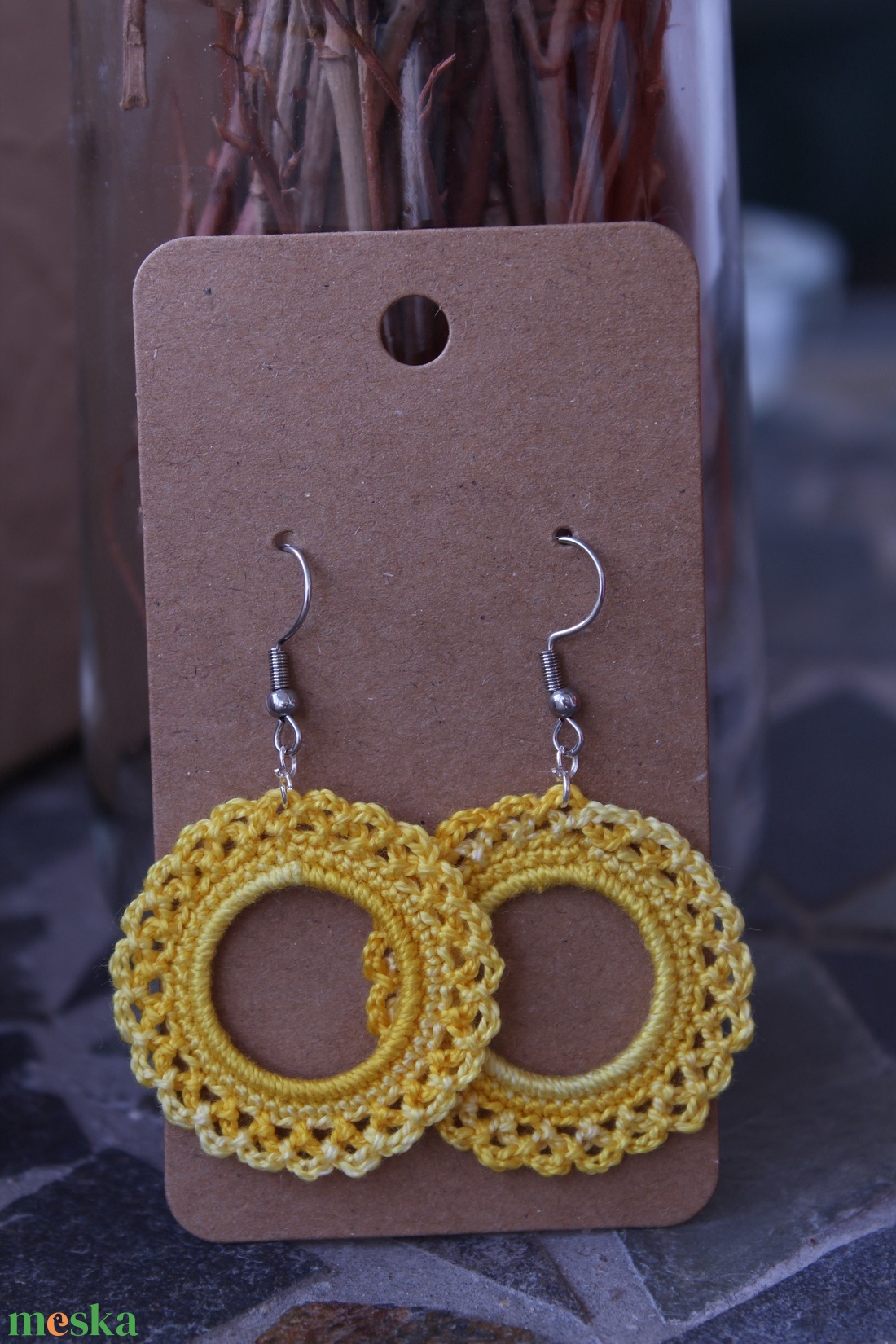 Bazsarózsa horgolt fülbevaló (sárga színátmenetes) - ékszer - fülbevaló - lógós kerek fülbevaló - Meska.hu