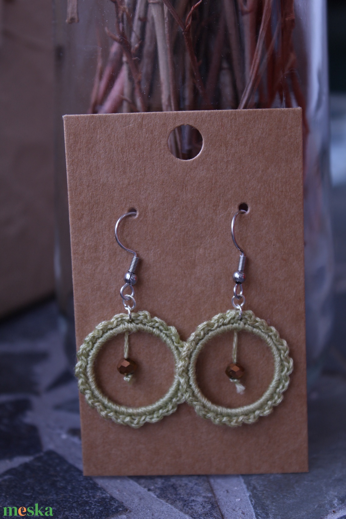 Kerekítő horgolt fülbevaló (zöld) - ékszer - fülbevaló - lógós kerek fülbevaló - Meska.hu