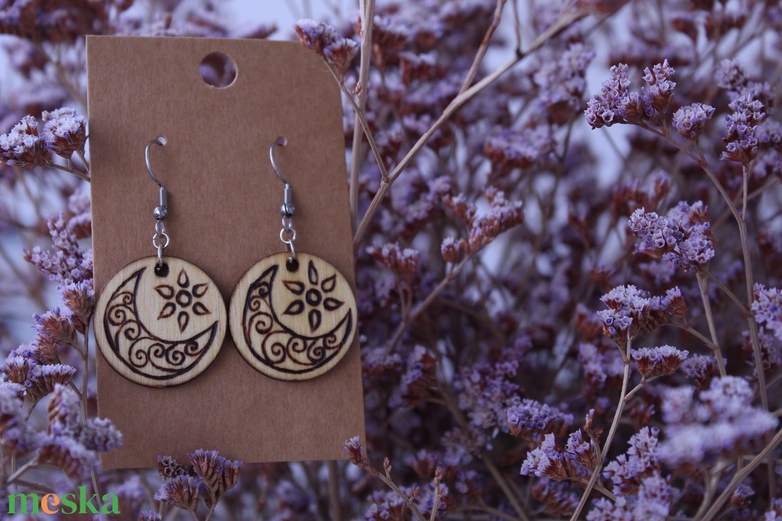 Kerekítő fából készült fülbevaló 2# - ékszer - fülbevaló - lógó fülbevaló - Meska.hu