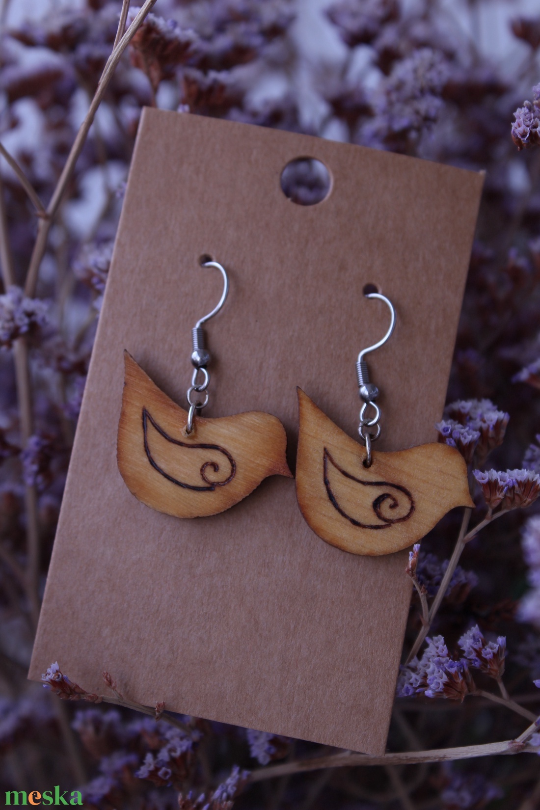 Madárkám fából készült fülbevaló 1# - ékszer - fülbevaló - lógó fülbevaló - Meska.hu