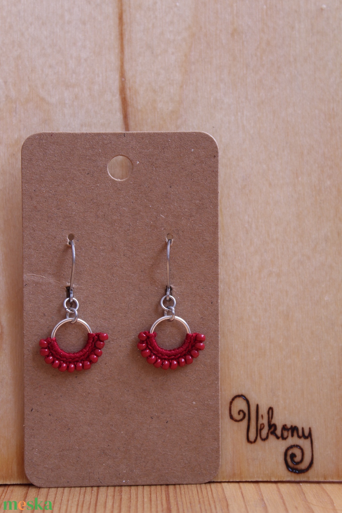 Mini gyöngyöző horgolt fülbevaló (piros) - ékszer - fülbevaló - lógó fülbevaló - Meska.hu