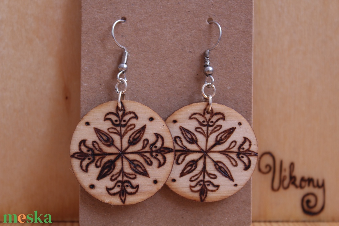 Kerekítő fából készült fülbevaló 5# - ékszer - fülbevaló - lógó fülbevaló - Meska.hu