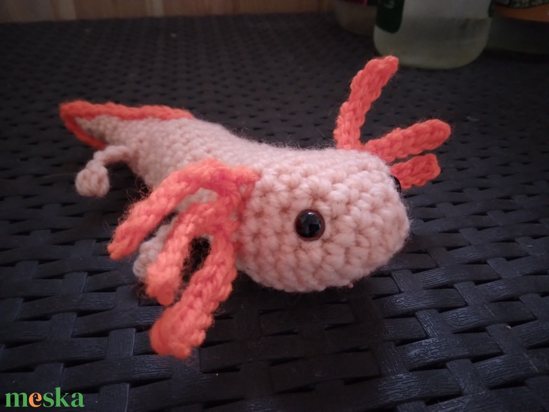 Horgolt axolotl - játék & sport - plüssállat & játékfigura - más figura - Meska.hu