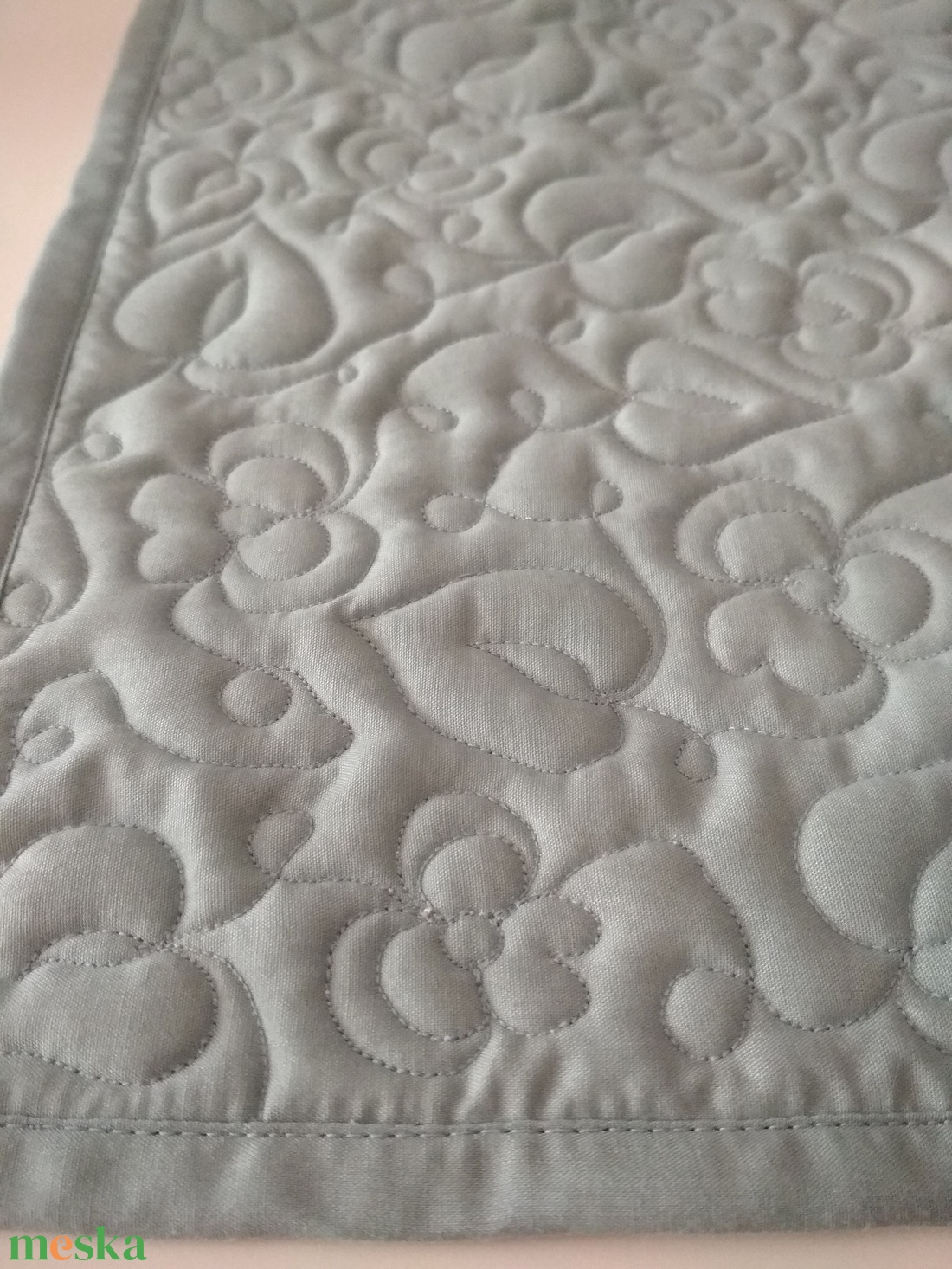 Minimalista quilt párna huzat árvácskával akciós termékkép 1