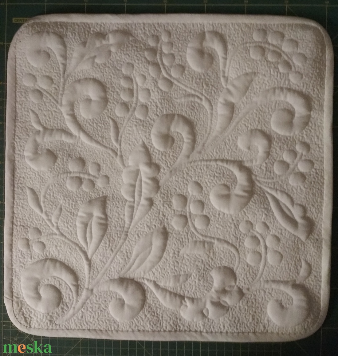 Hófehér quilt párnahuzat - otthon & életmód - lakástextil - párna & párnahuzat - Meska.hu Hófehér quilt párnahuzat - otthon & életmód - lakástextil - párna & párnahuzat - Meska.hu