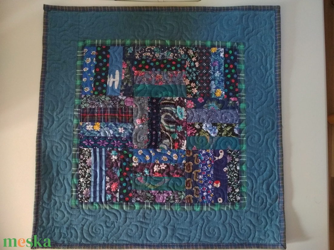 Farmerkék-színes patchwork és quilt párnahuzat - otthon & életmód - lakástextil - párna & párnahuzat - Meska.hu Farmerkék-színes patchwork és quilt párnahuzat - otthon & életmód - lakástextil - párna & párnahuzat - Meska.hu