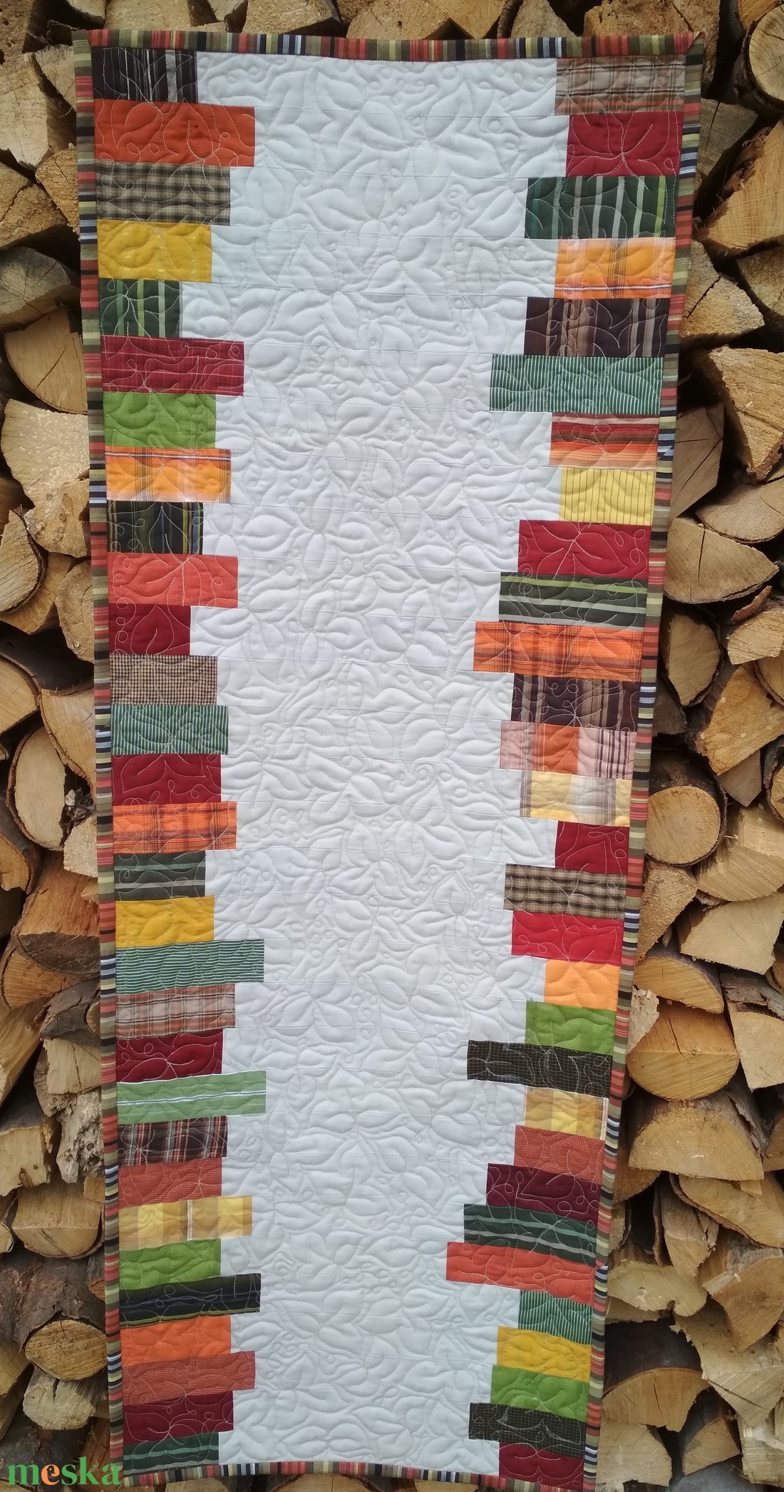 Nagy méretű quilt meleg színekkel, levél mintával - otthon & életmód - dekoráció - asztal és polc dekoráció - asztaldísz - Meska.hu Nagy méretű quilt meleg színekkel, levél mintával - otthon & életmód - dekoráció - asztal és polc dekoráció - asztaldísz - Meska.hu