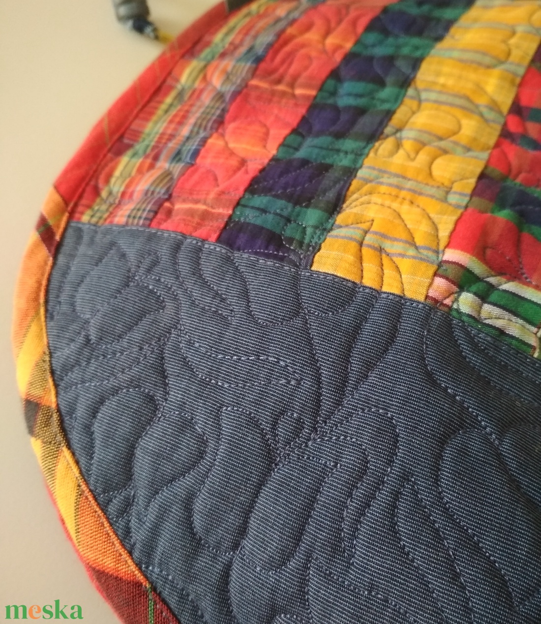 Élénk színösszeállítású, nagy méretű, tulipános neszesszer - táska & tok - neszesszer - Meska.hu