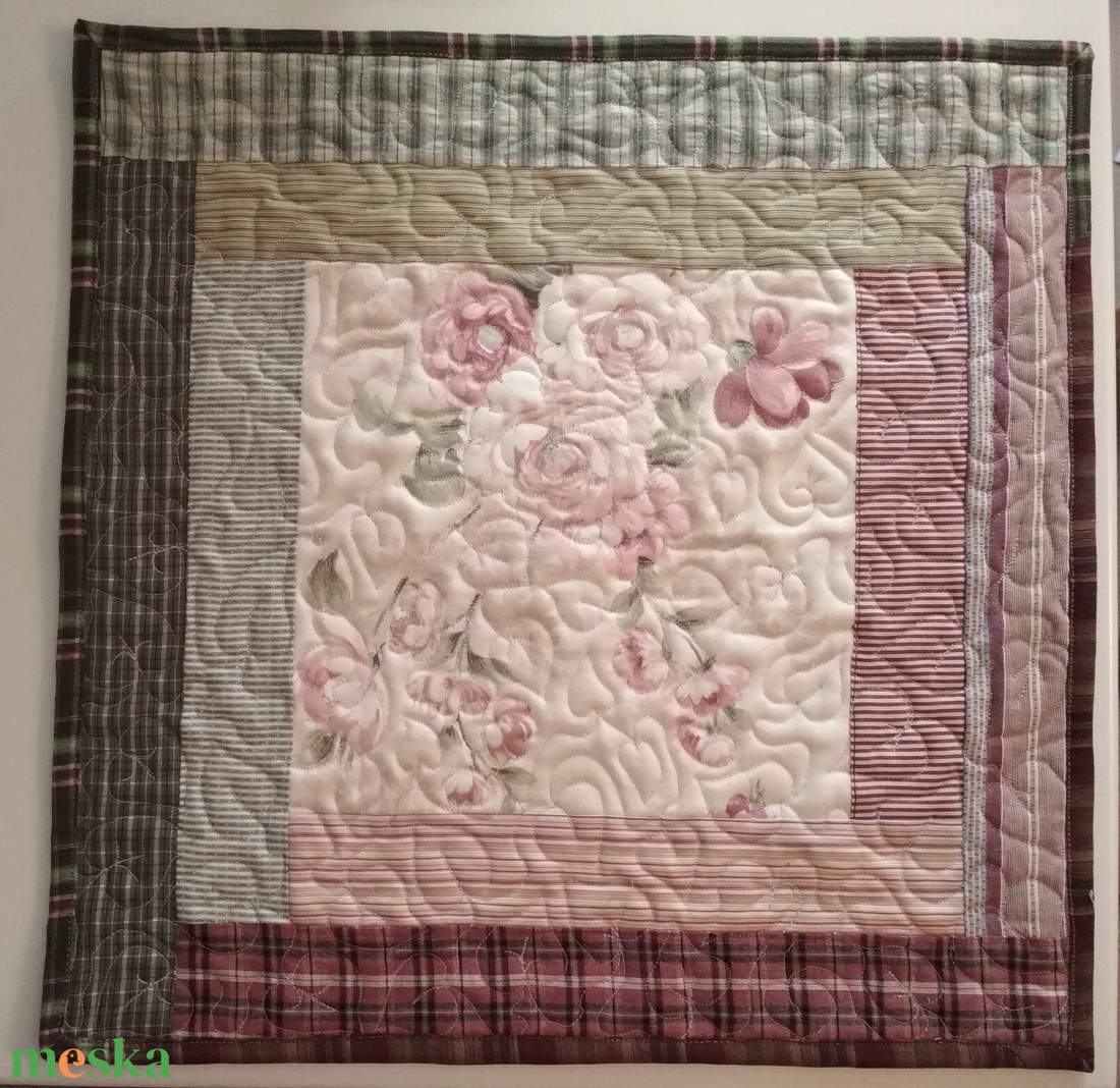 Rózsás patchwork és quilt párnahuzat - otthon & életmód - lakástextil - párna & párnahuzat - Meska.hu