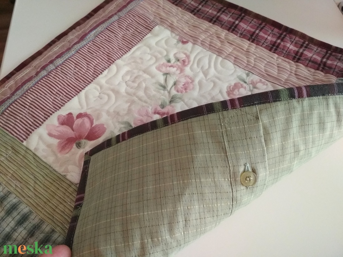 Rózsás patchwork és quilt párnahuzat - otthon & életmód - lakástextil - párna & párnahuzat - Meska.hu