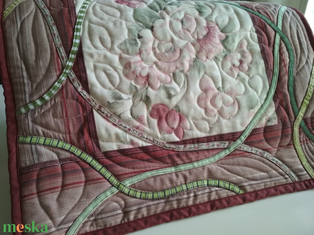 Rózsás patchwork és quilt párnahuzat - otthon & életmód - lakástextil - párna & párnahuzat - díszpárnahuzat - Meska.hu