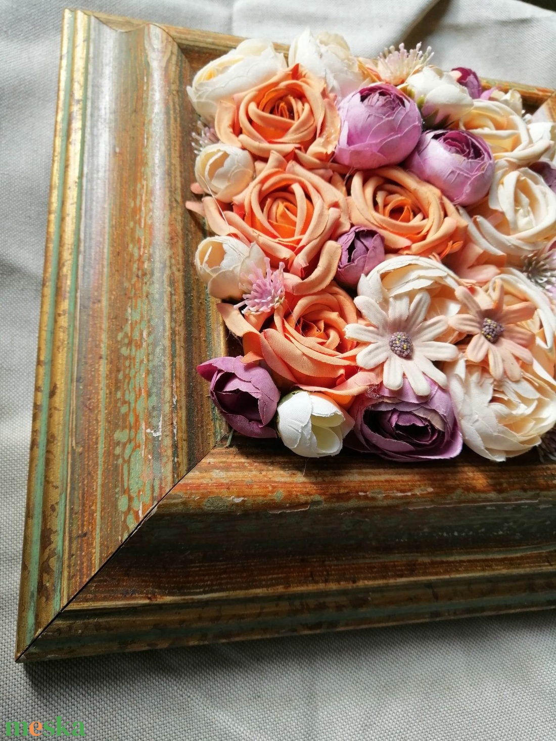 Selyemvirágos dekoráció antikolt képkeretben - otthon & életmód - dekoráció - fali és függő dekoráció - függődísz - Meska.hu
