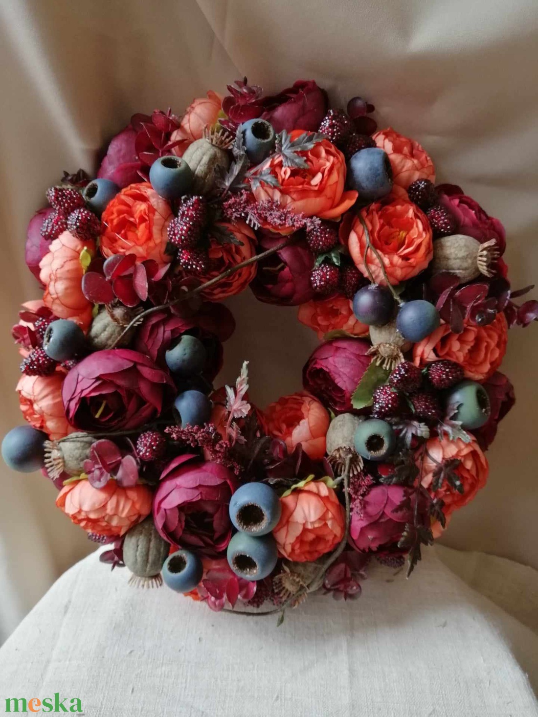 Selyemvirágokkal készült kopogtató őszi színekkel - otthon & életmód - dekoráció - ajtó- és ablak dekoráció - ajtódísz & kopogtató - Meska.hu