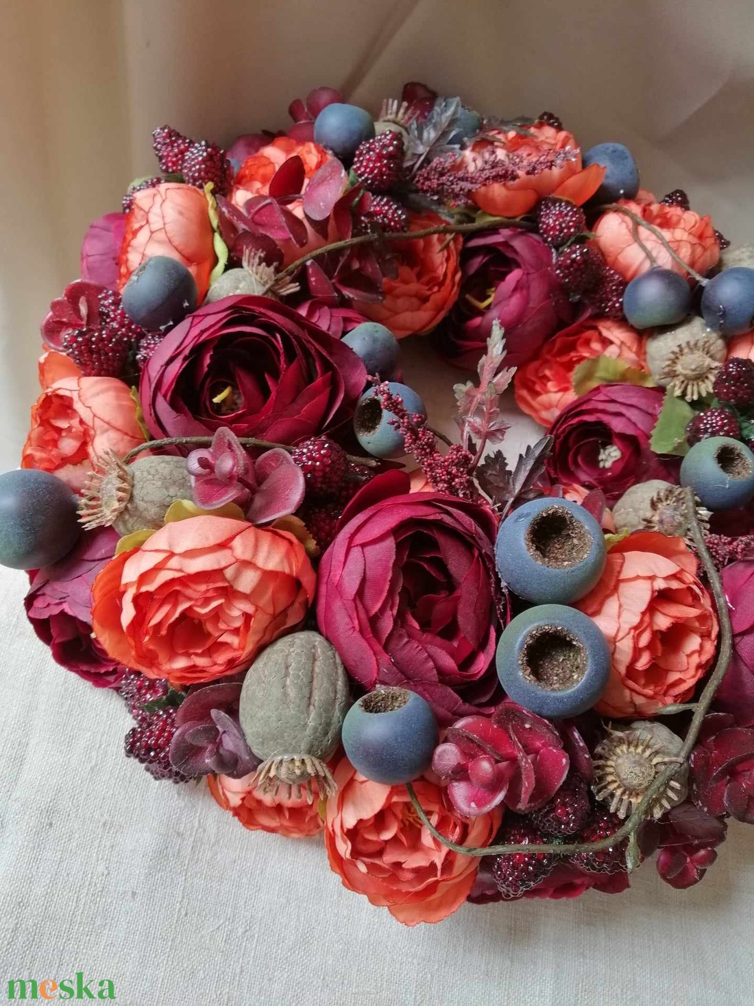 Selyemvirágokkal készült kopogtató őszi színekkel - otthon & életmód - dekoráció - ajtó- és ablak dekoráció - ajtódísz & kopogtató - Meska.hu