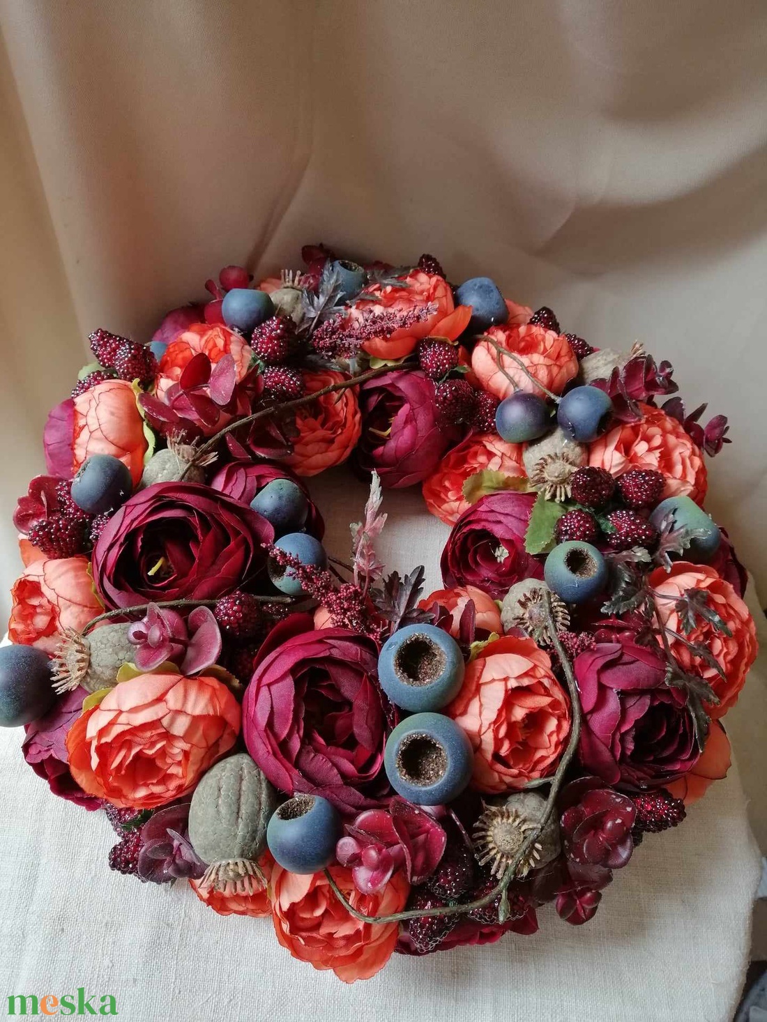 Selyemvirágokkal készült kopogtató őszi színekkel - otthon & életmód - dekoráció - ajtó- és ablak dekoráció - ajtódísz & kopogtató - Meska.hu