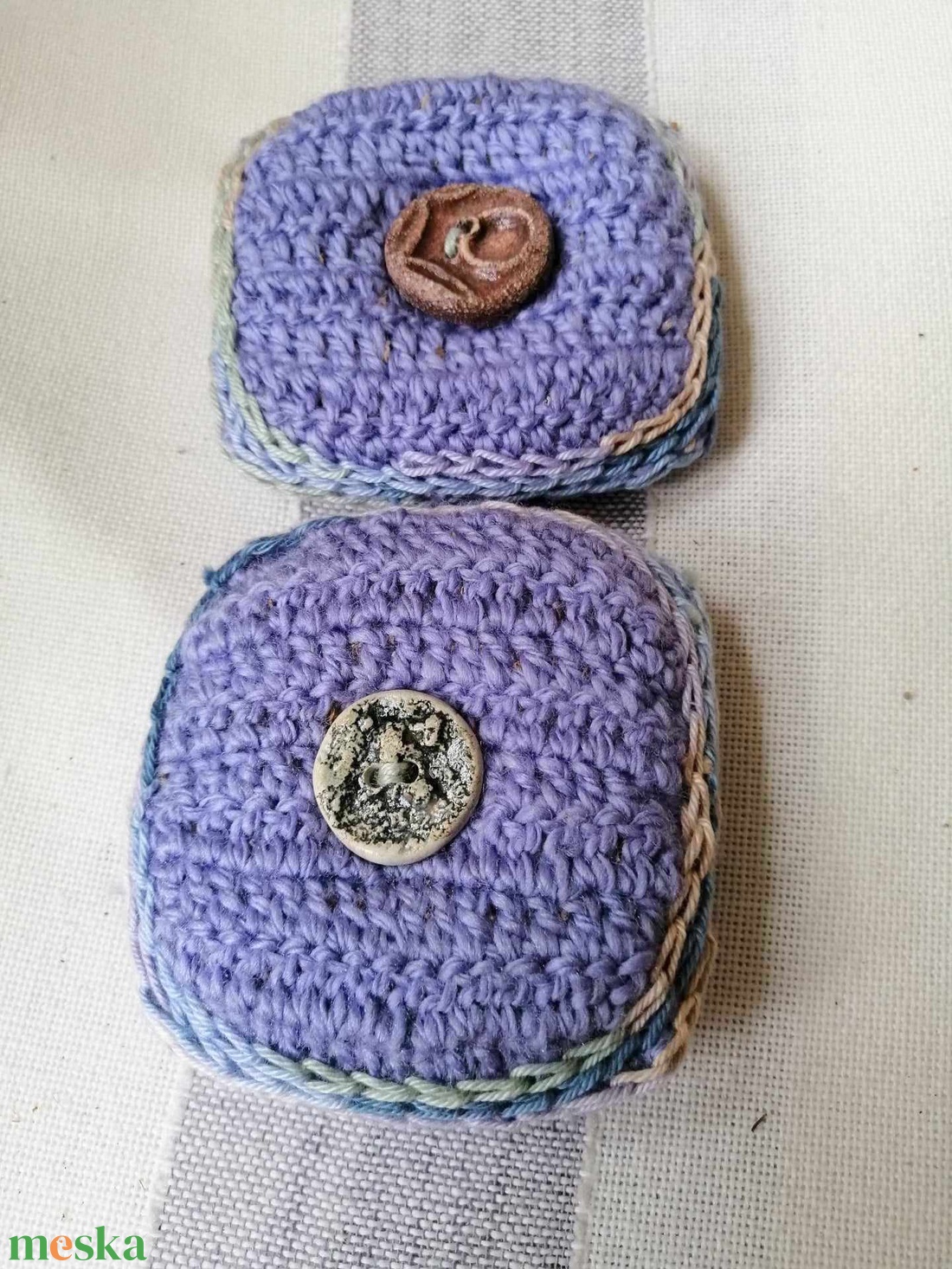 Horgolt levendula párna raku kerámia gombbal - otthon & életmód - gyertya, illat, aroma - illatzsák - Meska.hu