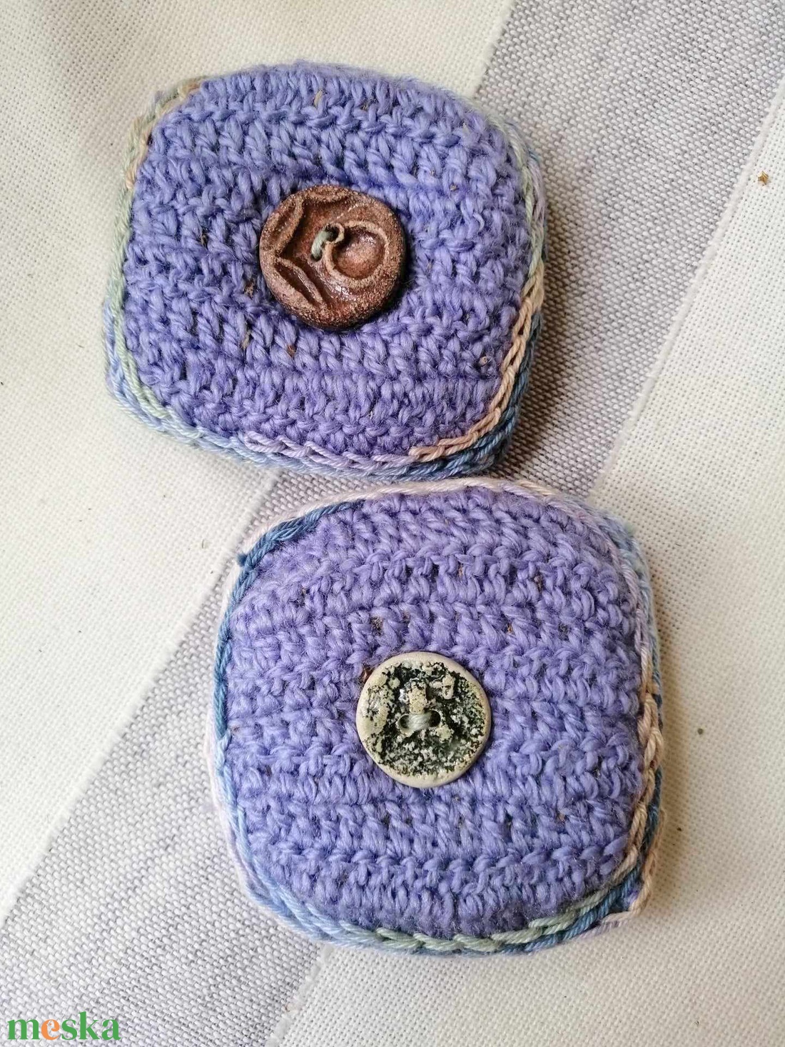 Horgolt levendula párna raku kerámia gombbal - otthon & életmód - gyertya, illat, aroma - illatzsák - Meska.hu