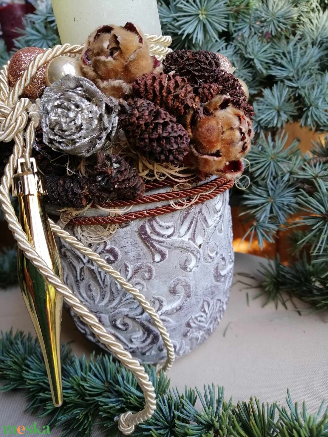 Karácsonyi asztaldísz barokk mintás kaspóban - karácsony - adventi díszek - adventi asztaldísz - Meska.hu