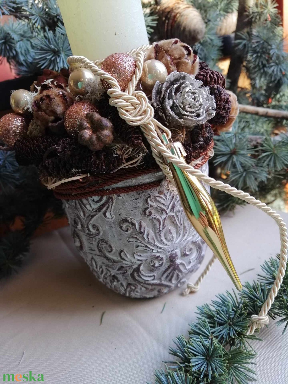 Karácsonyi asztaldísz barokk mintás kaspóban - karácsony - adventi díszek - adventi asztaldísz - Meska.hu