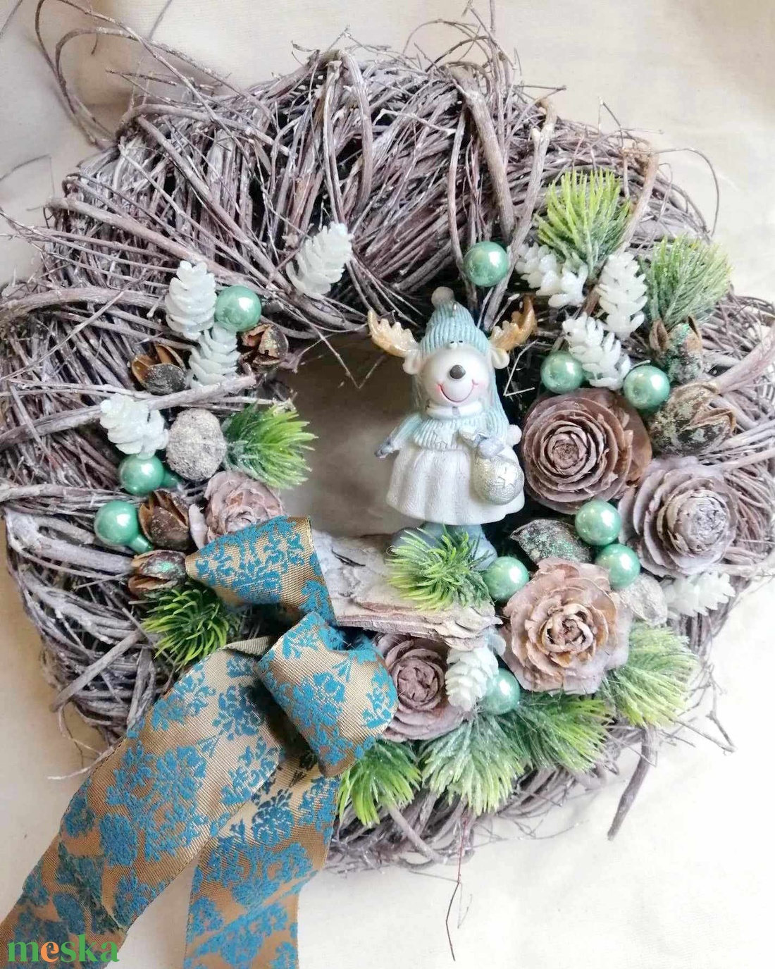 Téli kopogtató szarvassal ,menta és fehér dekorációval - karácsony - adventi díszek - adventi ajtódísz - Meska.hu