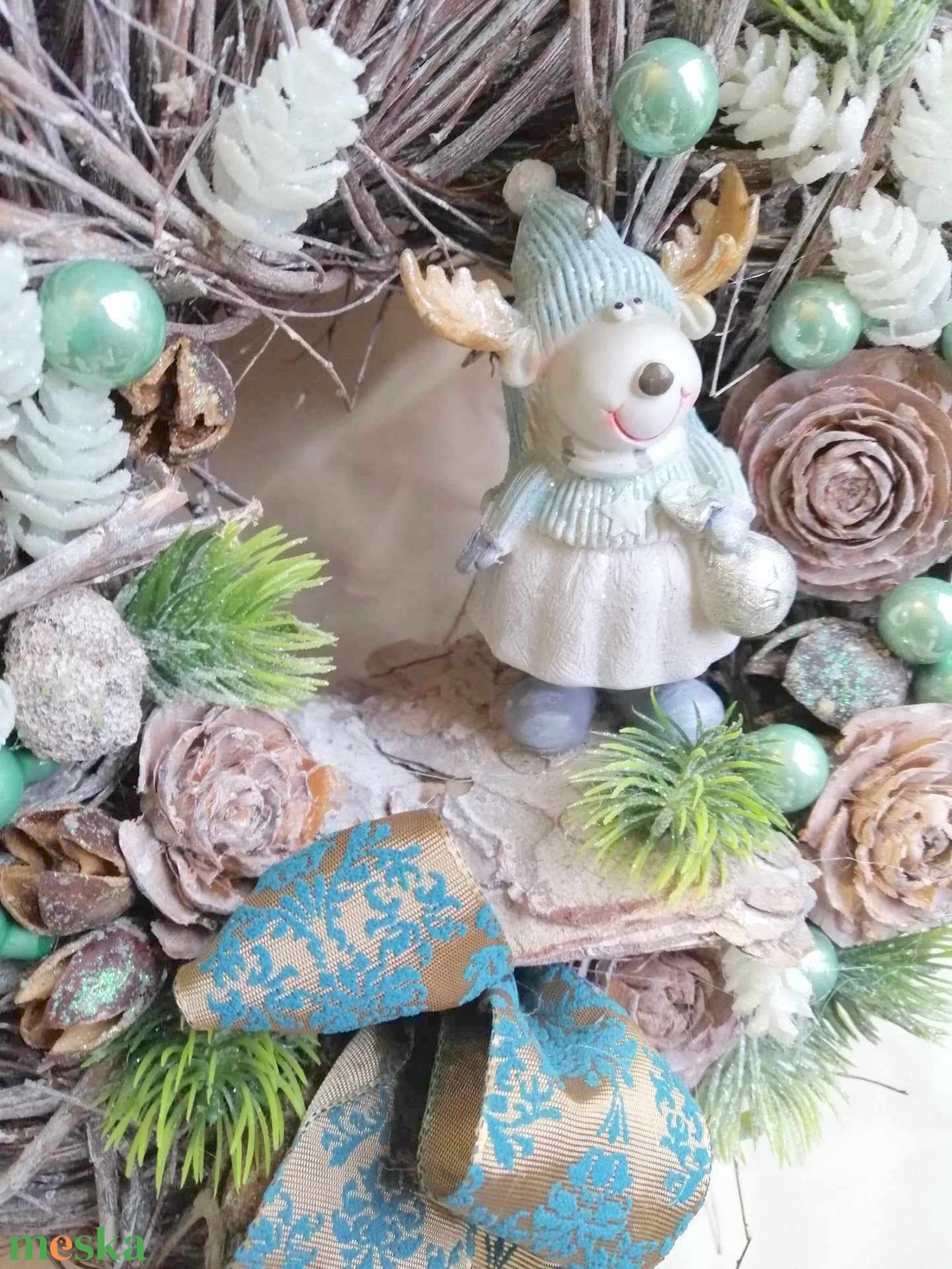 Téli kopogtató szarvassal ,menta és fehér dekorációval - karácsony - adventi díszek - adventi ajtódísz - Meska.hu