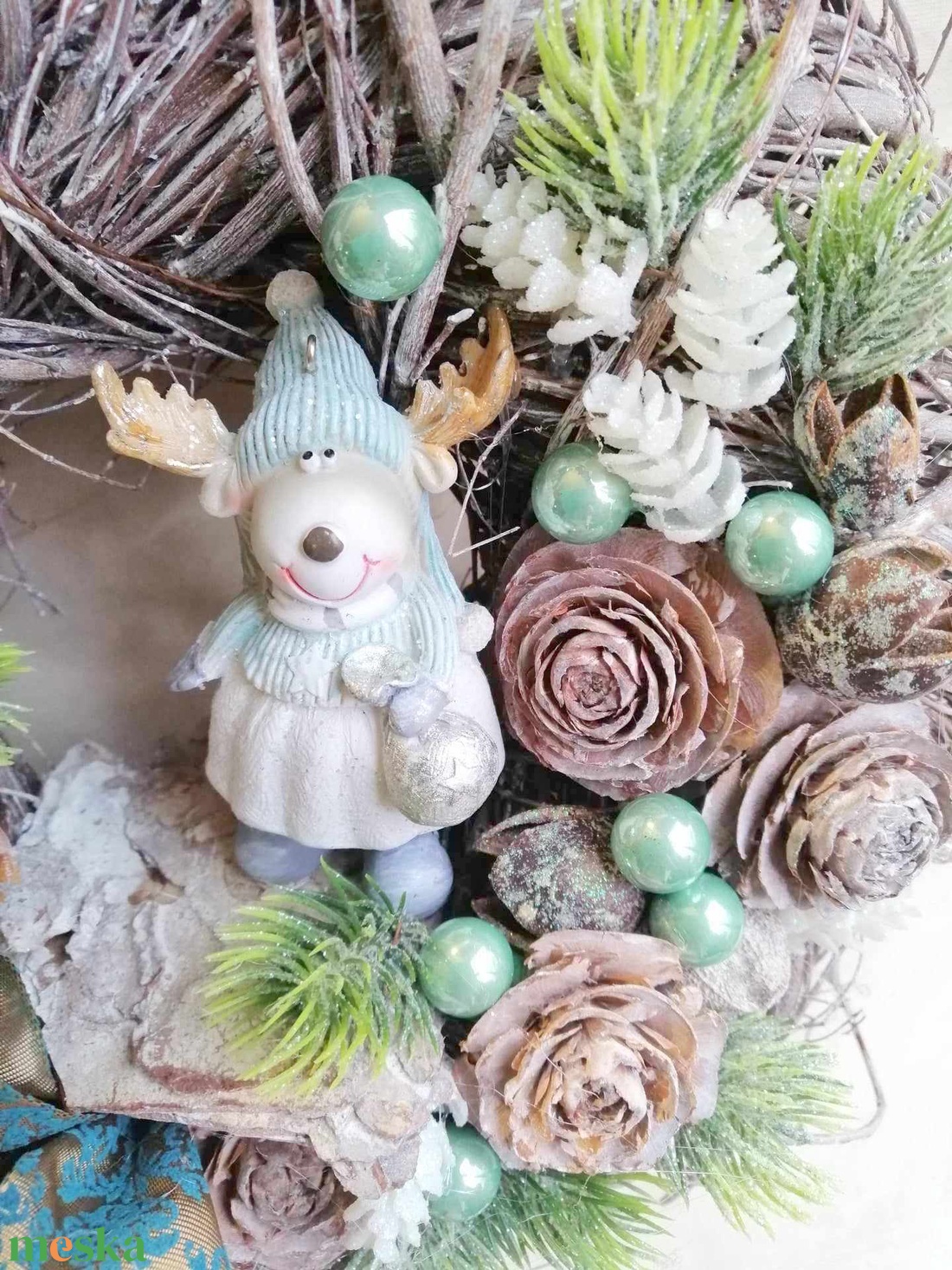 Téli kopogtató szarvassal ,menta és fehér dekorációval - karácsony - adventi díszek - adventi ajtódísz - Meska.hu