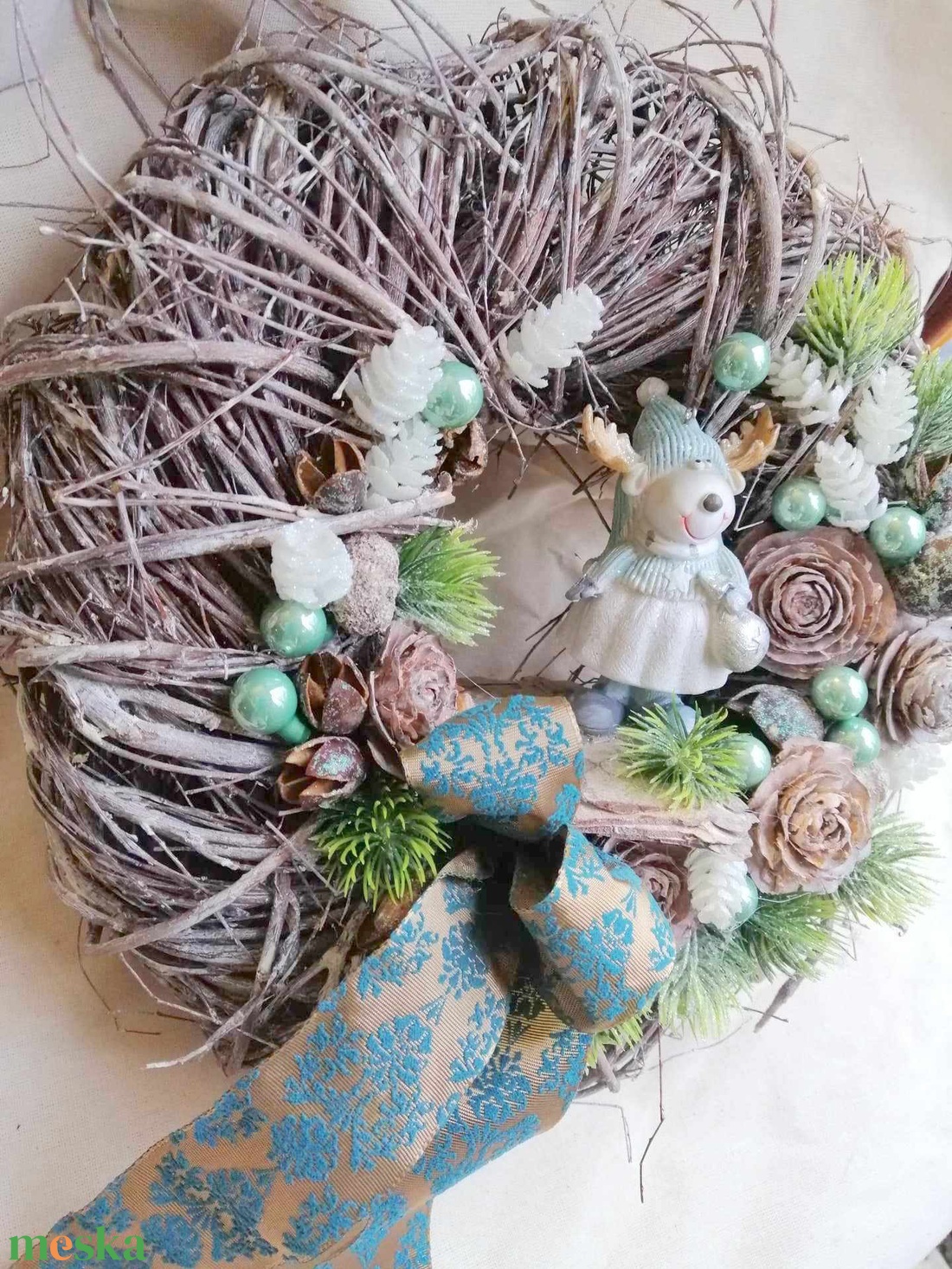 Téli kopogtató szarvassal ,menta és fehér dekorációval - karácsony - adventi díszek - adventi ajtódísz - Meska.hu