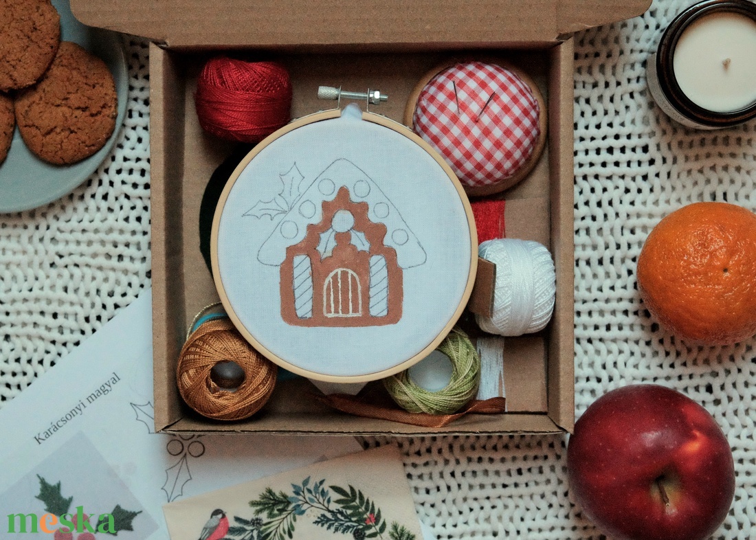 DIY karácsonyi hímzőbox - Mézeskalács ház - diy (csináld magad) - egységcsomag - Meska.hu DIY karácsonyi hímzőbox - Mézeskalács ház - diy (csináld magad) - egységcsomag - Meska.hu