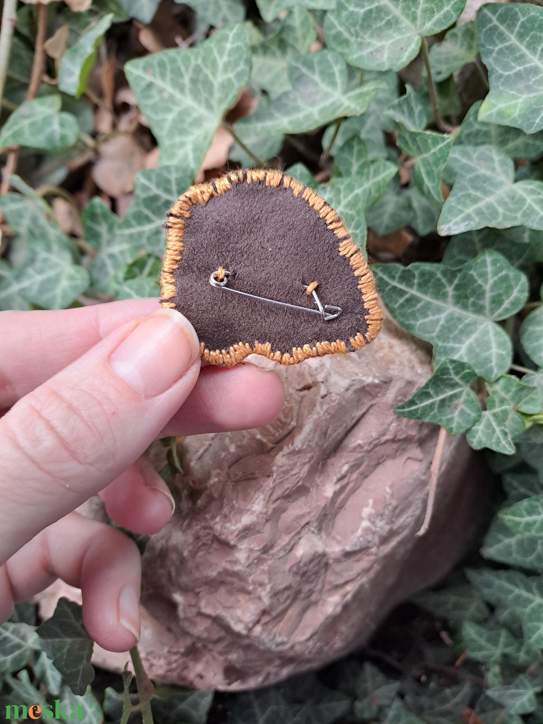 Kézzel hímzett süni bross - ékszer - kitűző és bross - kitűző - Meska.hu Kézzel hímzett süni bross - ékszer - kitűző és bross - kitűző - Meska.hu